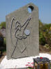 Ein Grabmal für meine Frau Erika, aus Stein und Stahl entstand ein Engel in Zusammenarbeit mit dem Künstler Schemann
